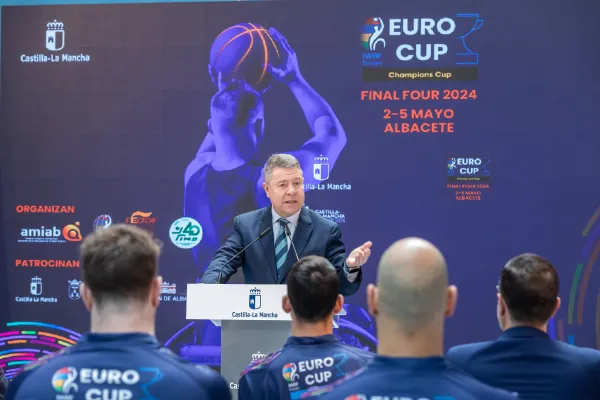 El presidente Page, presentando la Final Four de BSR