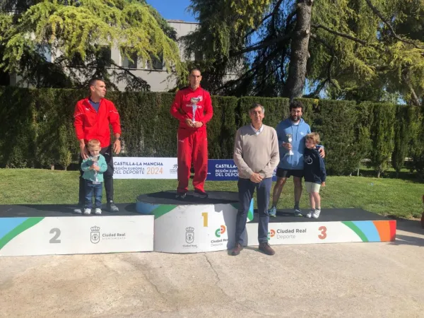 El delegado provincial en la entrega de premios