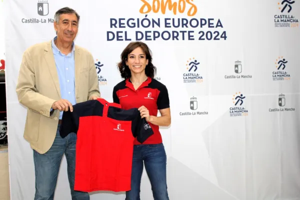 El delegado de Ciudad Real, con Sandra Sánchez