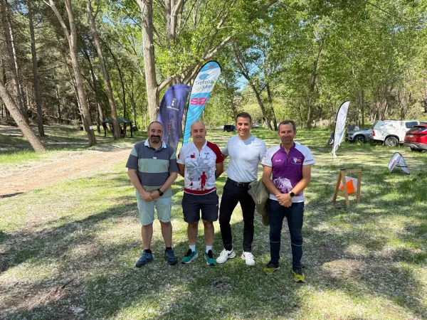 El director general en el comienzo del campeonato