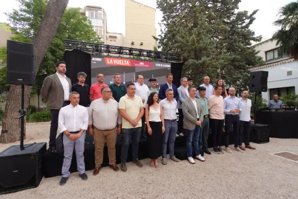 Presentación de La Vuelta en Elche de la Sierra