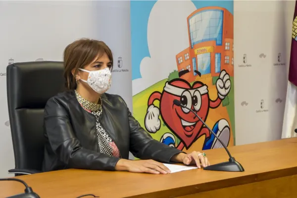 La directora general de Juventud y Deportes en rueda de prensa de presentación de los PES La directora general de Juventud y Deportes en rueda de prensa de presentación de los PES