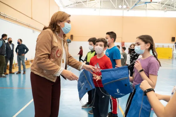La consejera de Educación, Cultura y Deportes presentando la iniciativa CROSSEF en el día internacional de la Educación Física La consejera de Educación, Cultura y Deportes presentando la iniciativa CROSSEF en el día internacional de la Educación Física