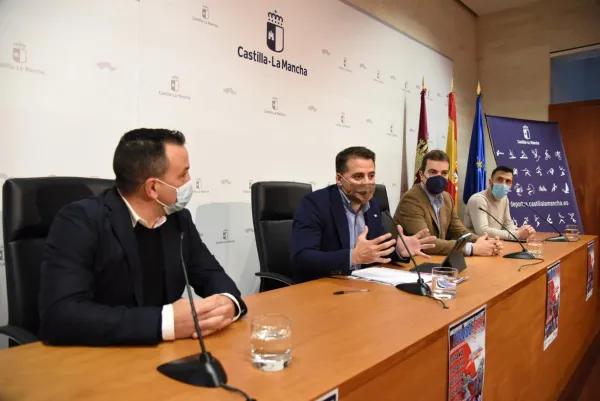 El director general de Juventud y Deportes, Carlos Yuste, presenta, en rueda de prensa, el encuentro internacional de kárate ‘Objetivo Selección’ El director general de Juventud y Deportes, Carlos Yuste, presenta, en rueda de prensa, el encuentro internacional de kárate ‘Objetivo Selección’