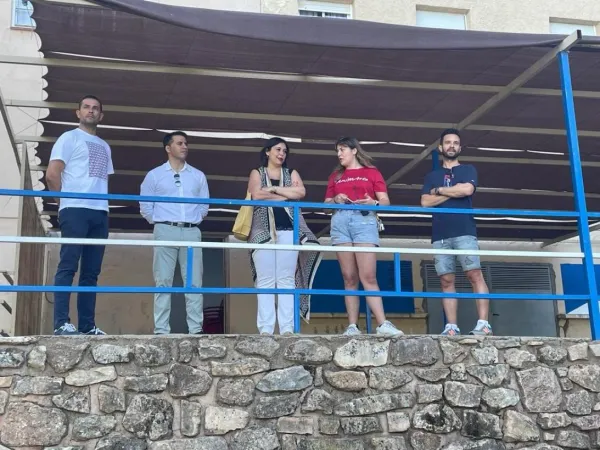 La viceconsejera de Cultura y Deportes y el director general en el Alonso Quijano La viceconsejera de Cultura y Deportes y el director general en el Alonso Quijano