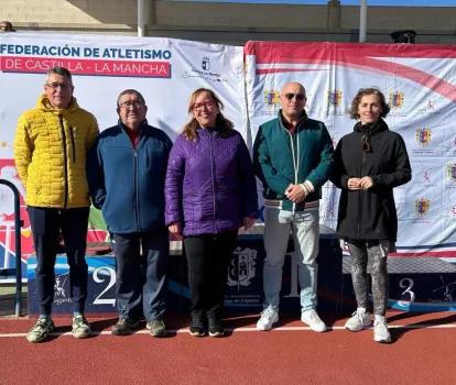 La viceconsejera de Cultura y Deporte, con el presidente de la federación de atletismo