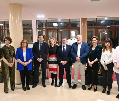 Foto de familia de autoridades en la Gala del Centenario de la Unión Deportiva Socuéllamos