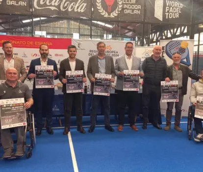 El delegado de Educación, Cultura y Deporte de Ciudad Real, presentando el Cto. Nacional de pádel adaptado