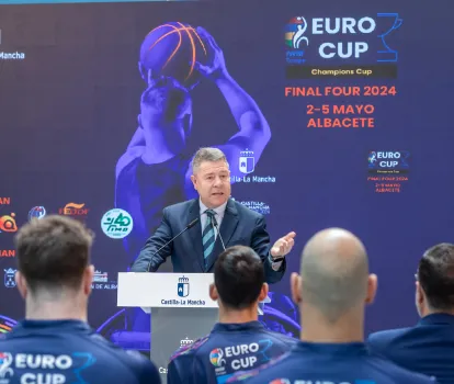 El presidente Page, presentando la Final Four de BSR