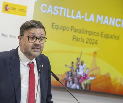 El consejero de Educación, Cultura y Deportes en la presentación del equipo paralímpico para París 2024