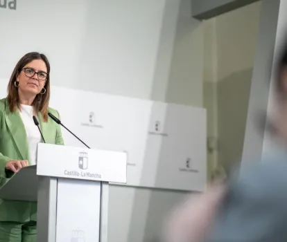 La portavoz del Gobierno, anunciando el plan