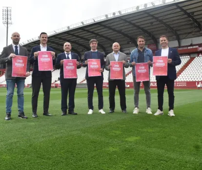 Foto de los representantes institucionales