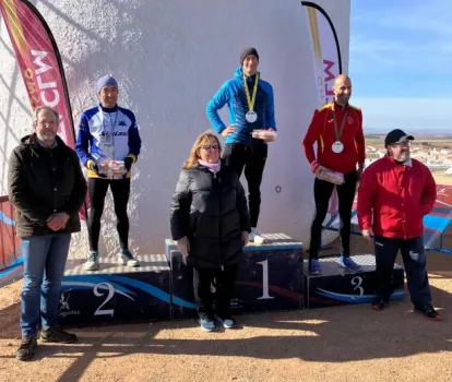 La viceconsejera en una prueba de campo a través en Campo de Criptana