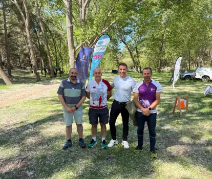El director general en el comienzo del campeonato