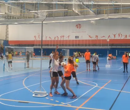 jugando a balonkorf