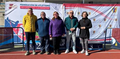 La viceconsejera de Cultura y Deporte, con el presidente de la federación de atletismo