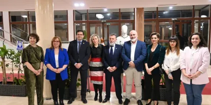 Foto de familia de autoridades en la Gala del Centenario de la Unión Deportiva Socuéllamos