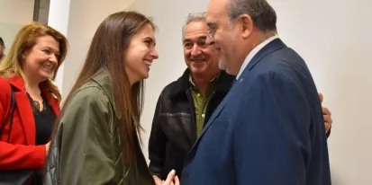 El vicepresidente anuncia el reconocimiento al mérito de las deportistas Mónica y Marta Plaza