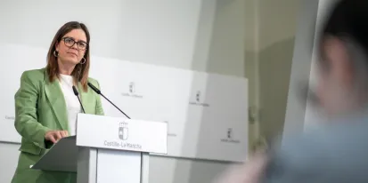 La portavoz del Gobierno, anunciando el plan