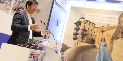 El vicepresidente segundo, presentando la prueba de Cózar