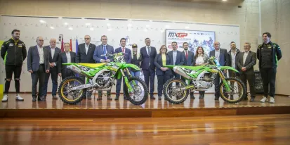Foto de familia de la presentación del Cto. del Mundo de Motocross