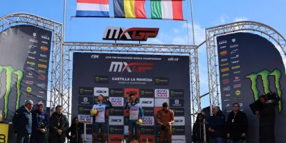 Podio del campeonato del mundo de motocross en Cózar