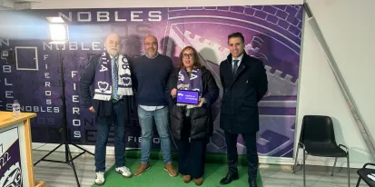 La viceconsejera con los responsables del club de fútbol
